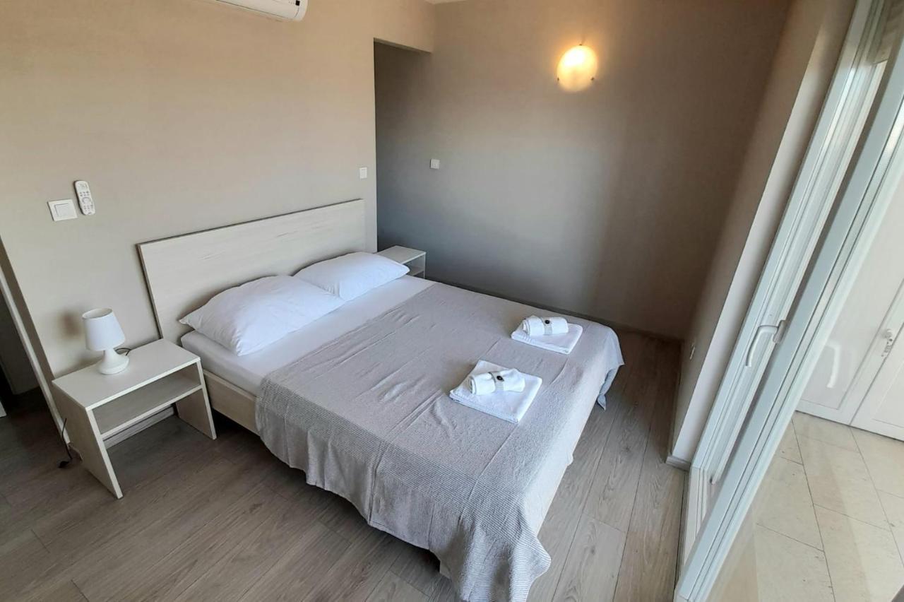 Isola Bella Pag Aparthotel ปอฟเลียนา ภายนอก รูปภาพ